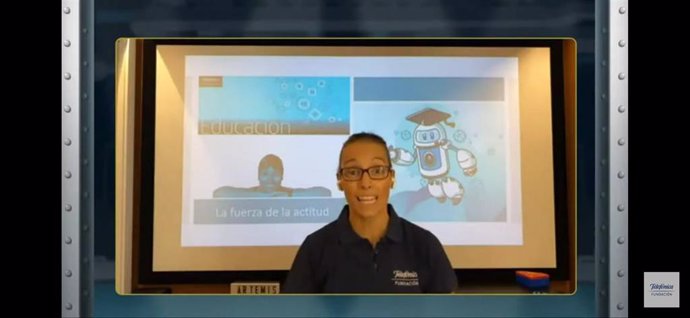La nadadora Teresa Perales durante su charla online con los alumnos del programa 'Conecta Educación'