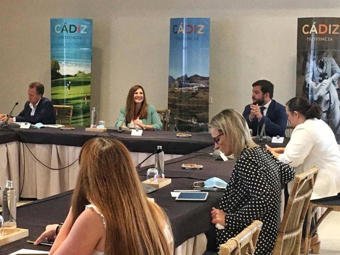 Miguel Rodríguez en reunión de turismo con Diputación y el sector turístico