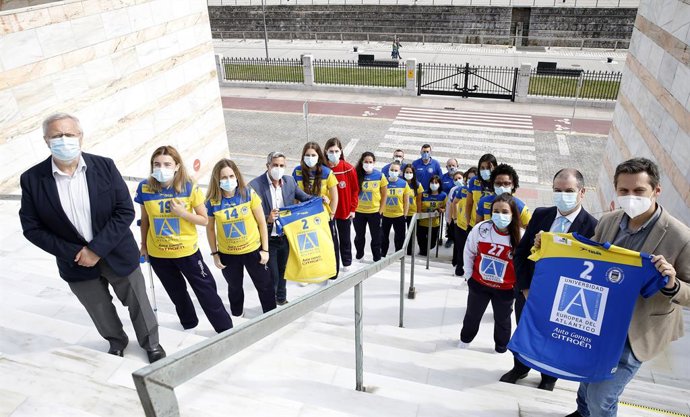 Zuloaga con el equipo Uneatlántico Pereda