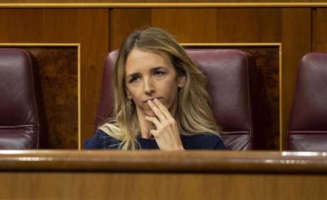 La portavoz del Partido Popular, Cayetana Álvarez de Toledo, en el Congreso durante el Pleno en que se ha discutido sobre la nueva Ley de Educación y los nuevos plazos de la Ley de Enjuiciamiento, en Madrid (España), a 17 de junio de 2020.