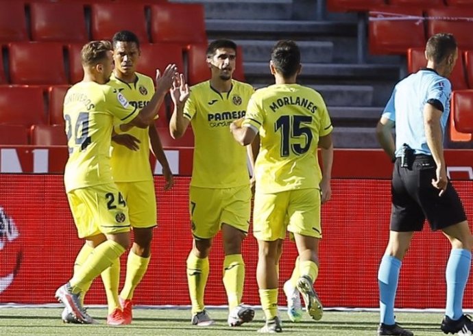 Los jugadores del Villarreal celebran el gol de Gerard Moreno ante el Granada