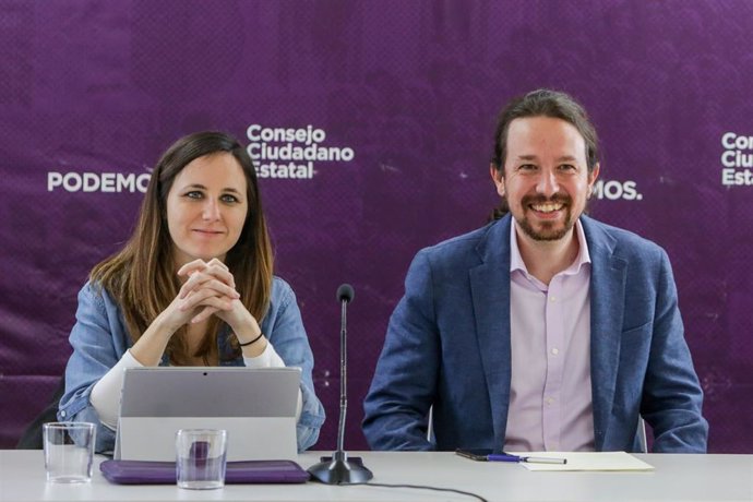El secretario general de Podemos y vicepresidente de Derechos Sociales y Agenda 2030 del Gobierno, Pablo Iglesias, y la portavoz adjunta de Unidas Podemos en el Congreso, Ione Belarra, durante la reunión del Consejo Ciudadano Estatal (CCE) de Podemos do