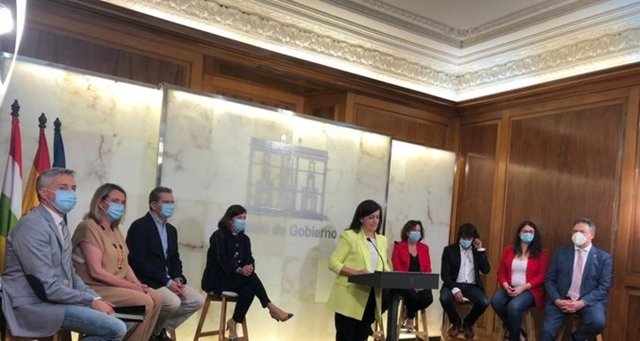 COMPARECENCIA DE CONCHA ANDREU JUNTO A SUS CONSEJEROS