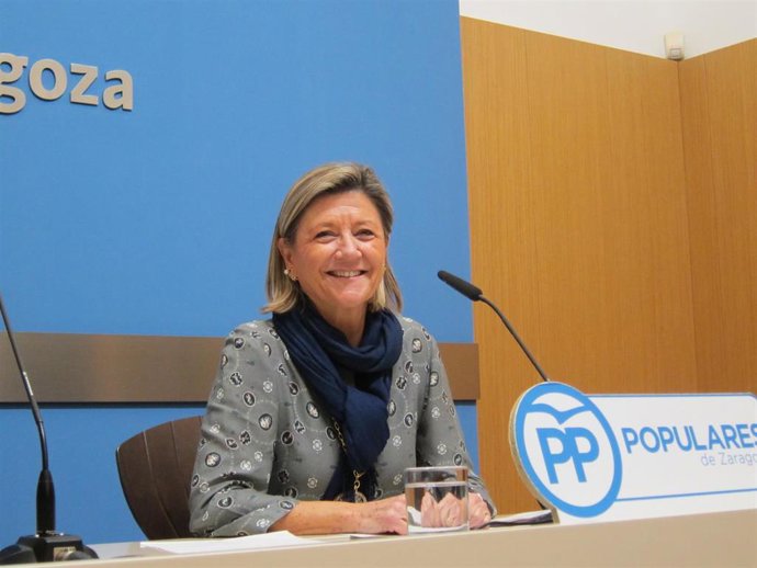 La concejal del PP, Patricia Cavero, en rueda de prensa en el Ayuntamiento