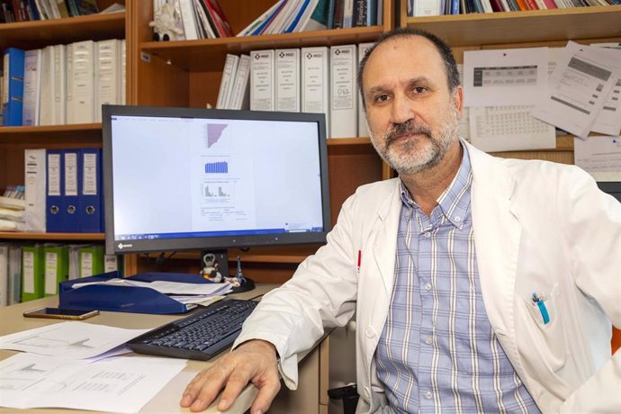 Fernando Rivera, jefe del Servicio de Oncología del Hospital Valdecilla