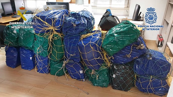 Imagen de la droga intervenida en el Puerto de Valencia en una operación conjunta de Guardia Civil y Policía Nacional