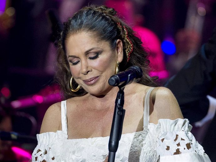 Isabel Pantoja performs during the launching of her new album 'Hasta Que Se Apague El Sol', composed by the mexican song writer Juan Gabriel, who died last August, at Teatro Real carlos III on November 10, 2016 in Aranjuez, Spain.