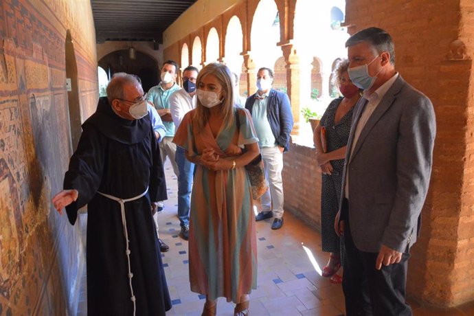 Patricia del Pozo visita el monasterio de La Rábida
