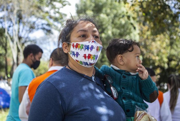 Migrante venezolana varada en Bogotá a la espera de poder regresar a su país.