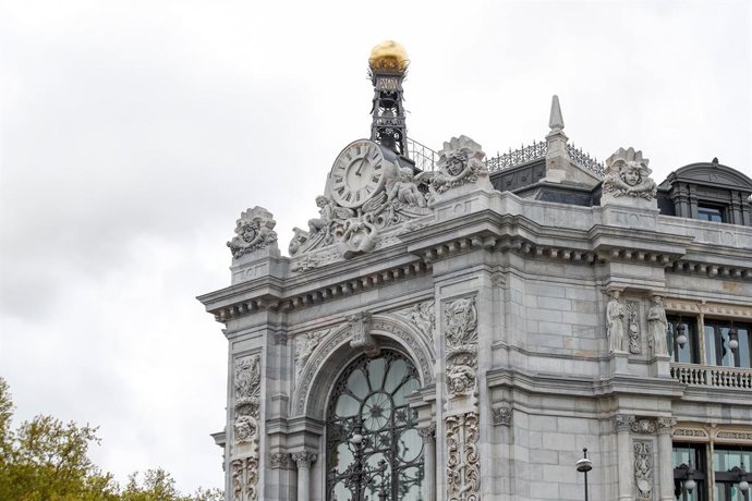Fachada del Banco de España durante el primer día de la cuarta semana de estado de alarma decretado por el Gobierno para combatir el coronavirus, en Madrid (España) a 6 de abril de 2020.