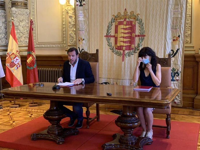 Rueda de prensa del alcalde de Valladolid y la concejal de Cultura y Turismo para valorar las medidas de la Junta de Castilla y León para la 'nueva normalidad'.