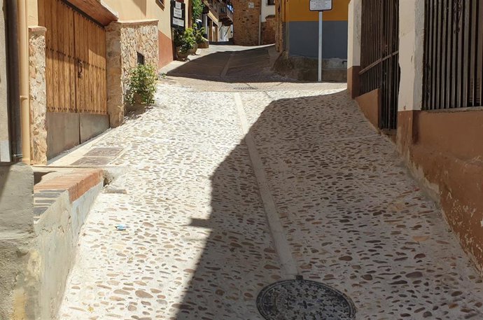 Tramo de la calle La Cruz, en Guadalupe (Cáceres)