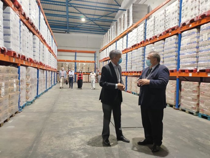 El subdelegado del Gobierno en Málaga informa sobre el reparto de alimentos entre más de 66.000 malagueños en riesgo de exclusión social