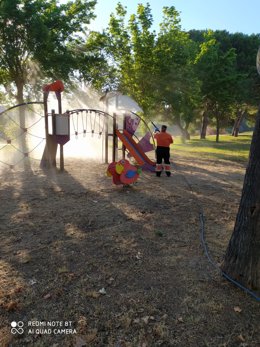 Desinfección de parques infantiles de Mérida para su reapertura
