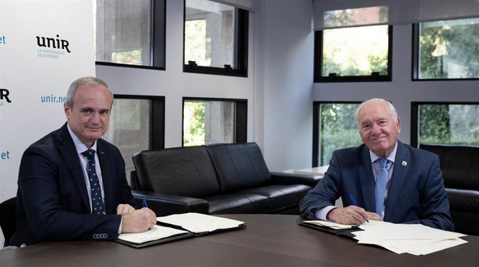 El Instituto Superior de Formación Sanitaria (ISFOS) del Consejo General de Enfermería y la UNIR se alían para ofrecer formación continuada de calidad a las enfermeras españolas