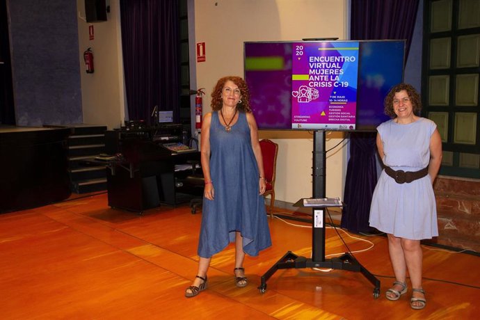 La delegada de Igualdad en la Diputación de Córdoba, Alba Doblas (dcha.), y la presidenta de Incentifor y de la Federación de Empresarias de Córdoba, Inmaculada Pérez, en la presentación del encuentro