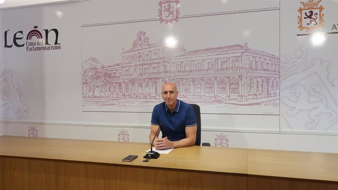 El alcalde de León, José Antonio Diez, en la rueda de prensa desarrollada este lunes.