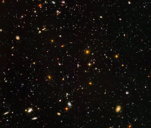 Campo ultraprofundo de galaxias obtenido por el telescopio Hubble