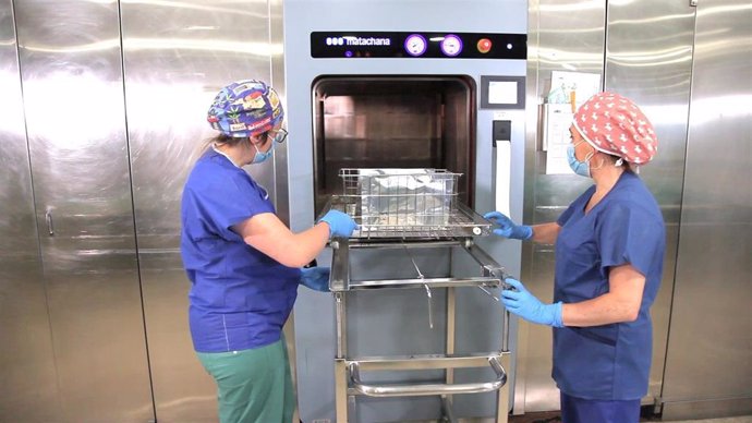 Imagen del proceso de desinfección de mascarillas FFP2 y FFP3 en el departamento de salud Xtiva-Ontinyent de Valencia siguiendo el protocolo creado por el instituto tecnológico Ainia.