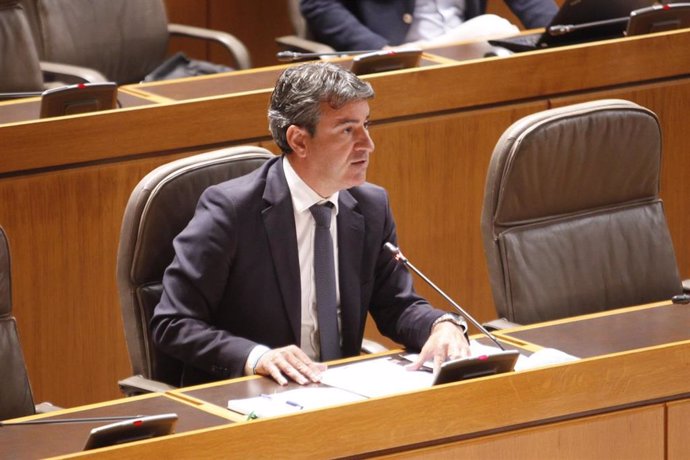El diputado del PP en las Cortes de Aragón José Antonio Lagüens.