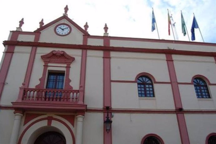 Fachada principal del Ayuntamiento de Alcalá de Guadaíra (Sevilla)