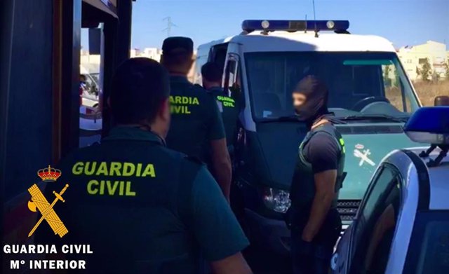 Agentes de la Guardia Civil de Almería