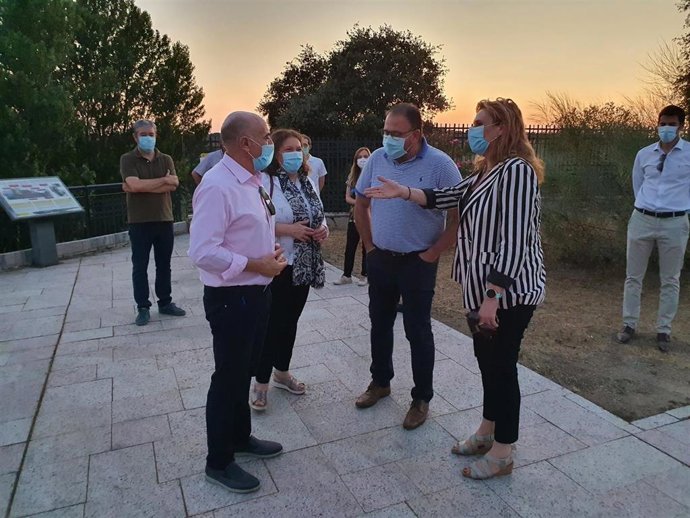 El alcalde recepciona la nueva iluminación de Proserpina