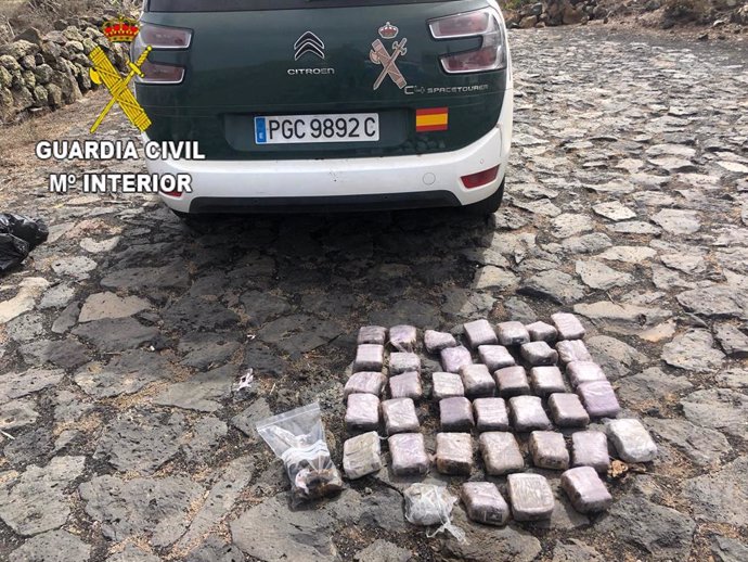La Guardia Civil detiene por tráfico de drogas a cinco personas en Lanzarote