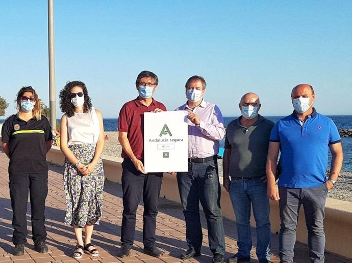 Las playas de Adra (Almería) obtiene su sello 'Andalucía Segura'