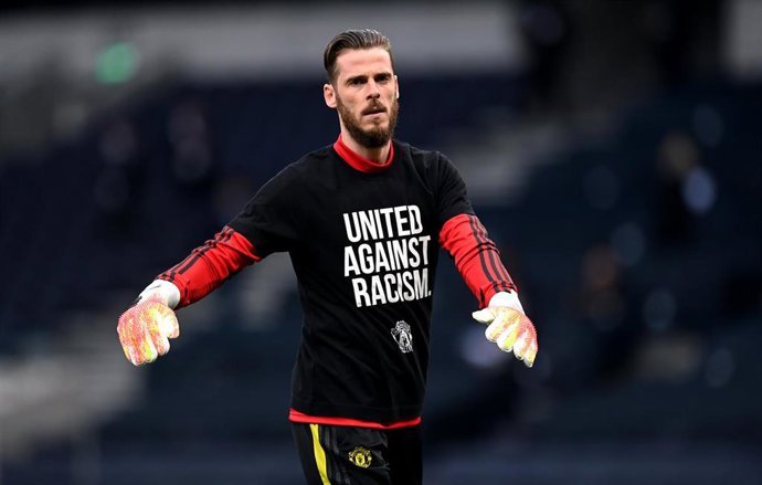 David de Gea (Manchester United) before the start of the English Premier League soccer match between Tottenham Hotspur and Manchester United at the Tottenham Hotspur Stadium.