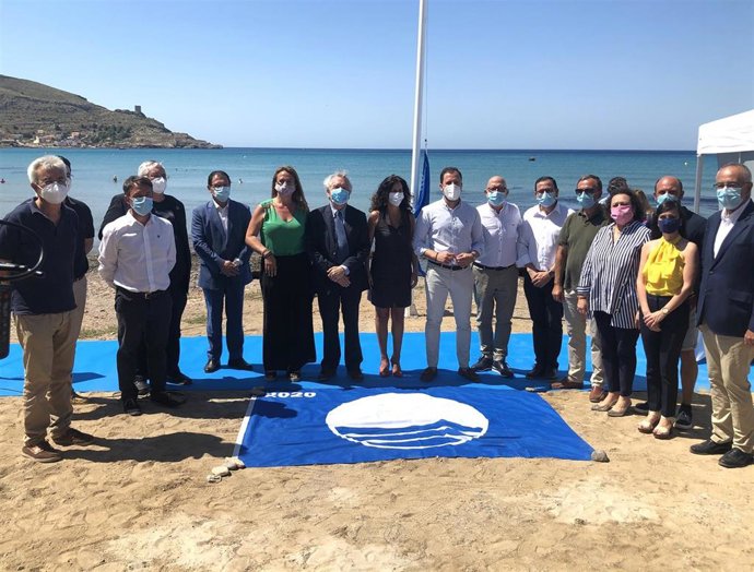 Nota + Foto + Sonido/ Turismo Entrega 32 Banderas Azules Q Ue Garantizan La Excelencia Y Seguridad De Playas Y Puerto S De La Región