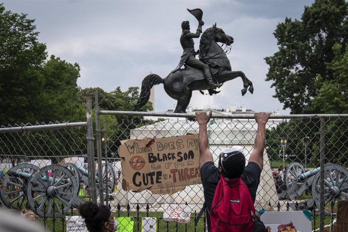 Protestas junto a la estatua de Andrew Jackson en Washington