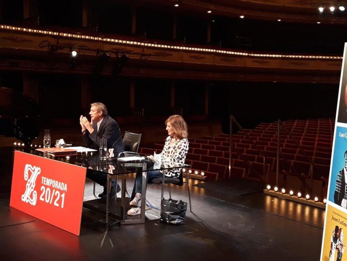 El director del Teatro de la Zarzuela, Daniel Bianco, y la directora general de INAEM, Amaya de Miguel, presentan la temporada 2020-21