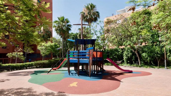 Parque infantil en Estepona (Málaga) en el que se han realizado mejoras durante el periodo de confinamiento