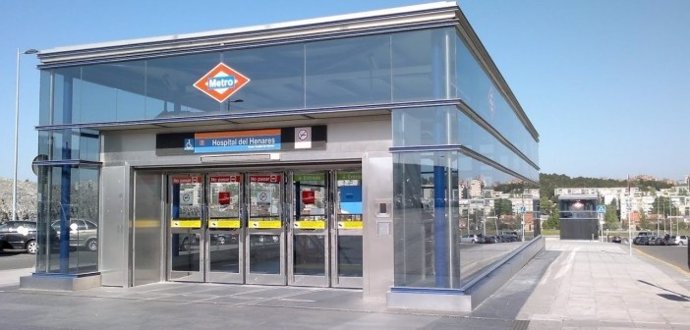 Imagen de la estación Hospital del Henares de la línea 7b de Metro.
