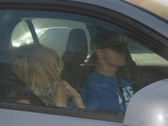 Ana Obregón y Alessandro Lequio entran juntos en casa de ella el día que su hijo cumpliría 28 años.