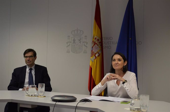 La ministra de Industria, Comercio y Turismo, Reyes Maroto, durante su encuentro virtual con los embajadores de los países de la UE en España