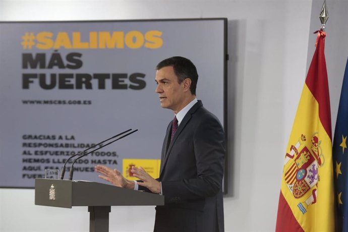 El presidente del Gobierno, Pedro Sánchez, durante la comparecencia para despedir el estado de alarma donde ha reclamado este sábado "unidad" a los partidos políticos para construir entre todos un país "más justo y vivible"