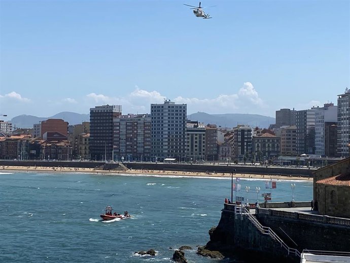 Operativo de búsqueda de un joven en la playa de San Lorenzo este pasado martes
