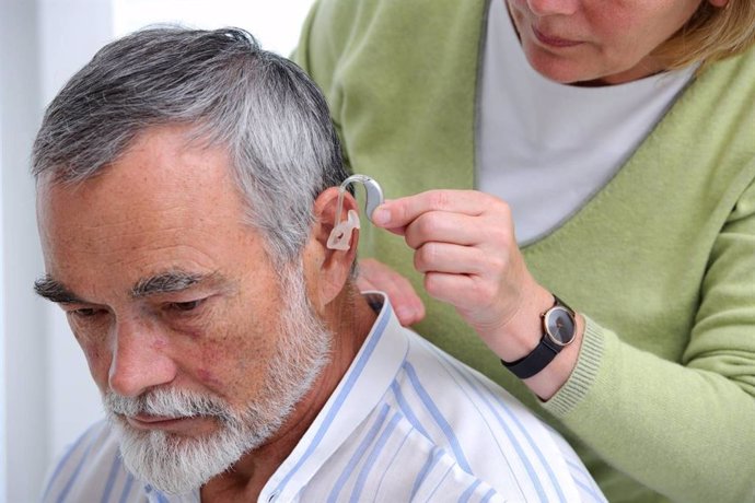 COMUNICADO: El 52% de los españoles con pérdida auditiva no utiliza audífonos po