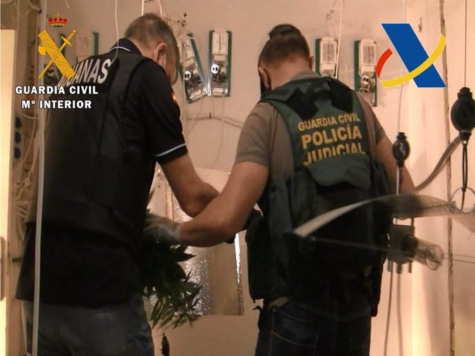 Agentes de la Guardia Civil en el operativo