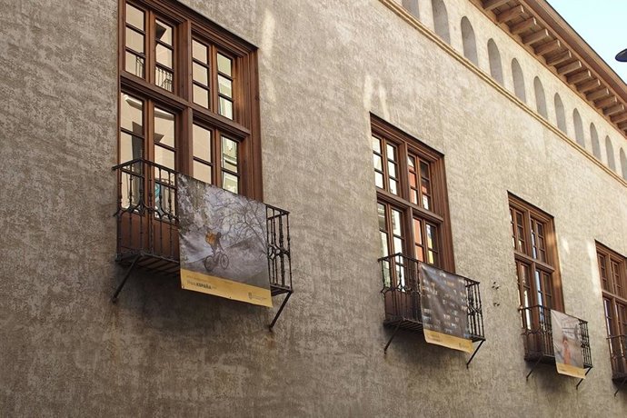 Balcones de Pamplona exhibirán imágenes del confinamiento en la muestra '#PHEdesdemibalcón' impulsada por PHotoESPAÑA