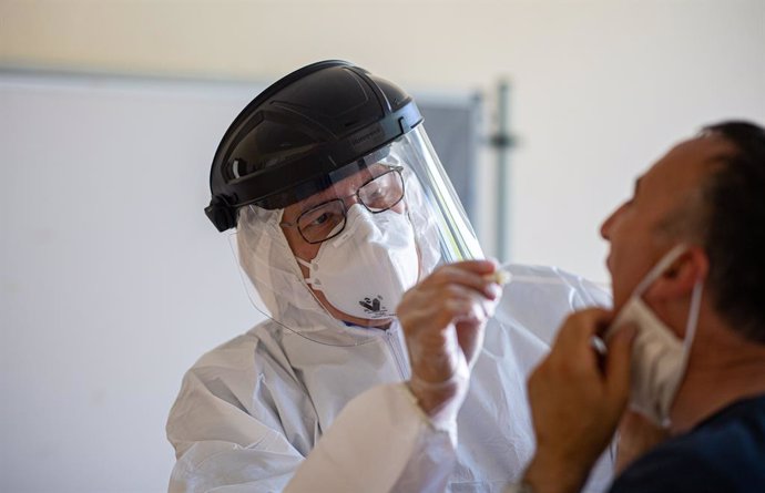 Coronavirus.- El brote del matadero lleva a Austria a desconsejar los viajes al 