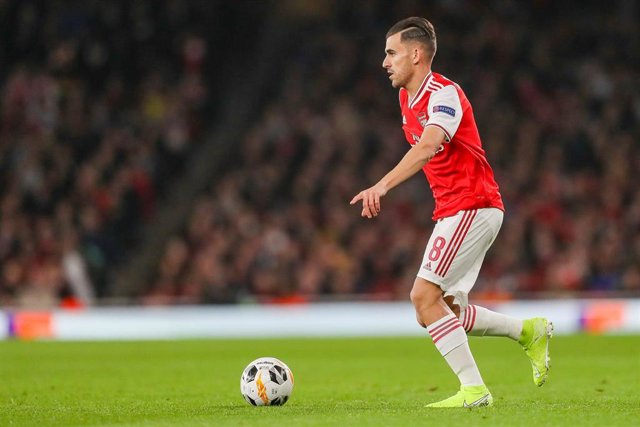 Dani Ceballos jugando con el Arsenal