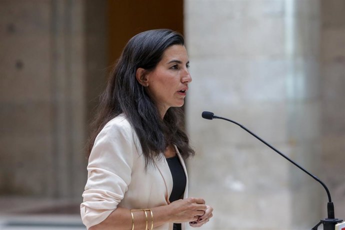 La portavoz de Vox en la Asamblea, Rocío Monasterio, ofrece una rueda de prensa tras su reunión con la presidenta de la Comunidad de Madrid, Isabel Díaz Ayuso.