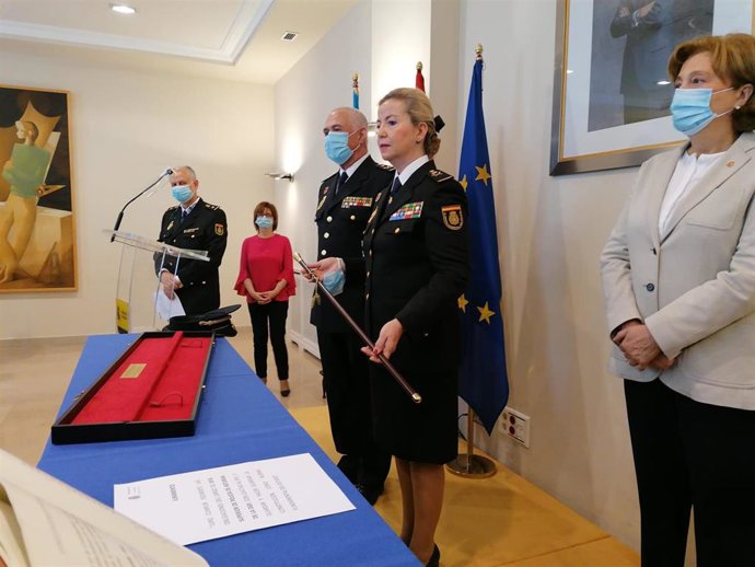 Luisa María Benvenuty toma posesión de su carho como nueva Jefa Superior de Policía de Asturias.
