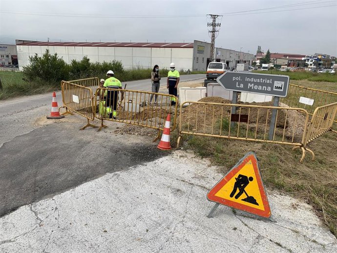 Obas de acceso al polígono industrial de La Meana