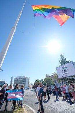 Izado bandera LGTBI en Cádiz en 2019