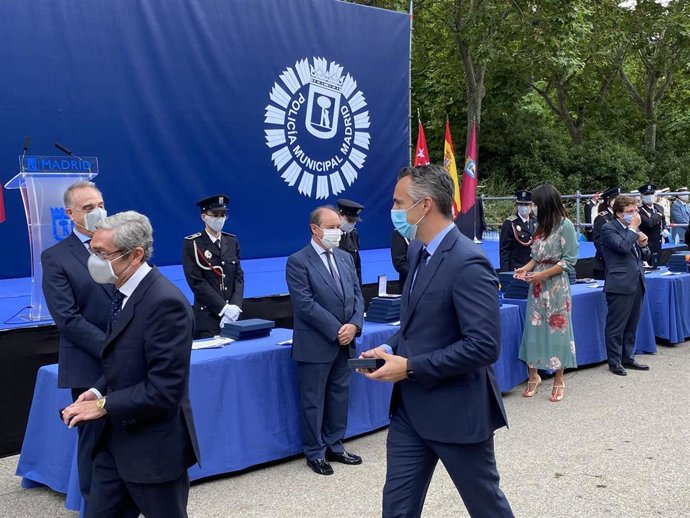 La Agencia de Seguridad y Emergencias, condecorada por la Policía Municipal de Madrid