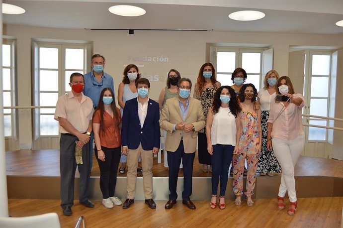 La Junta de Andalucía clausura el Teléfono de Atención Social por el Covid-19.